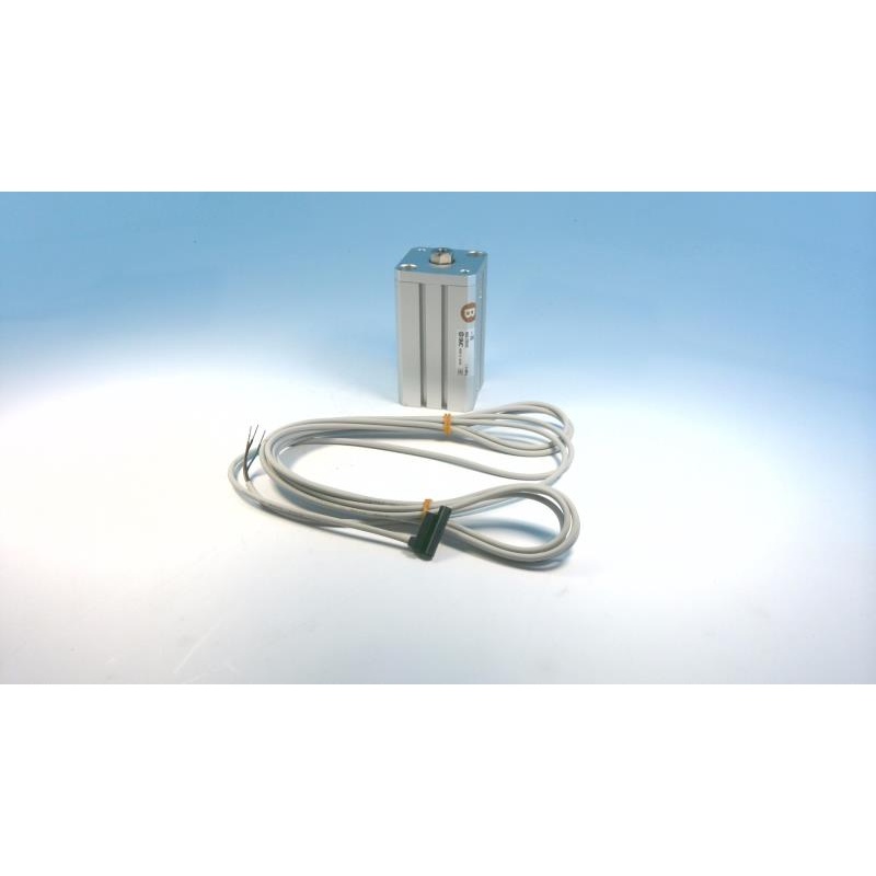 Компактный цилиндр SMC CDQSKB25D-W0600-35