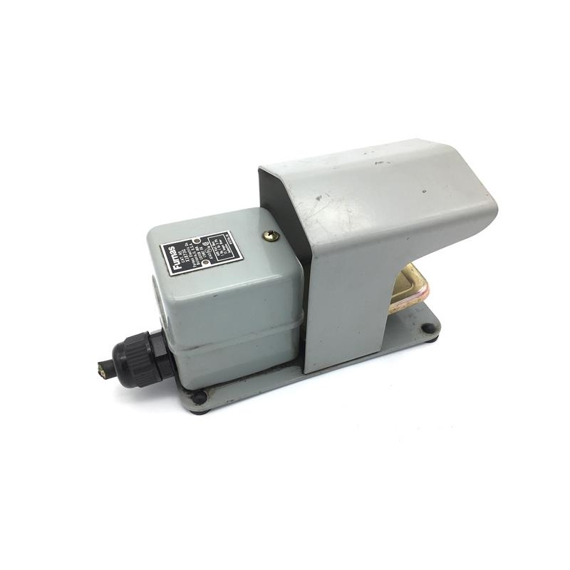 Ножной переключатель X1873G