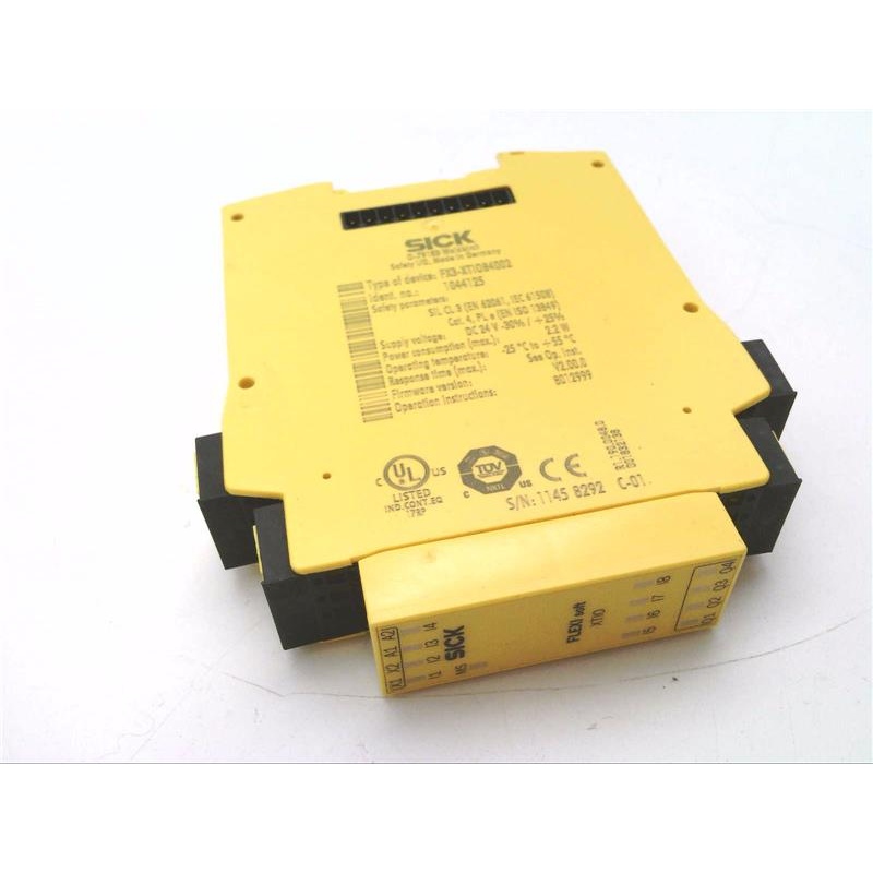 Контроллер безопасности FX3-XTIO84002