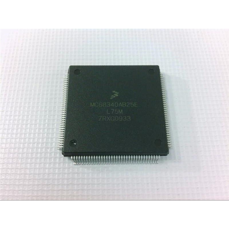 Контроллеры температуры и процессов NXP Semiconductor MC68340AB25E.