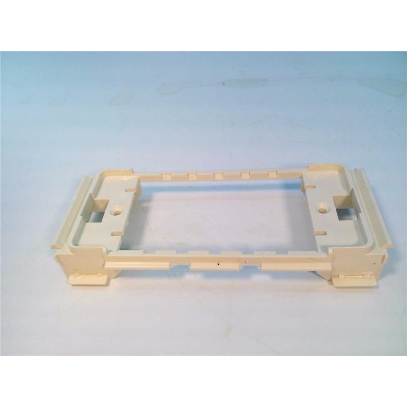 Кронштейн устройства NM и накладное кольцо Wiremold 40N2F31V