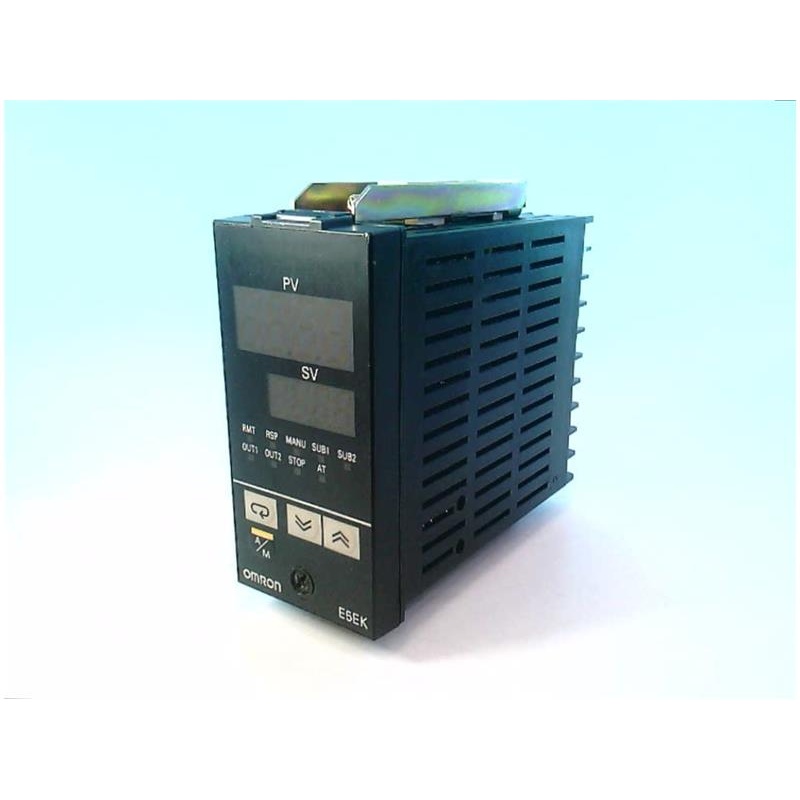 Цифровой контроллер Omron E5EK-AA2